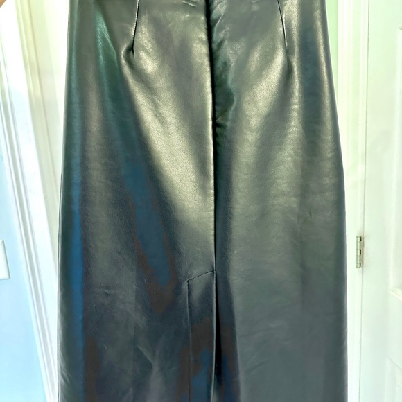 NWOT Silk and Salt Black leather skirt size medium - Picture 3 of 3